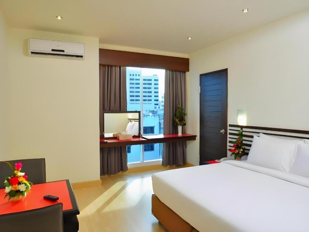 The Color Hotel Хатъяй Экстерьер фото