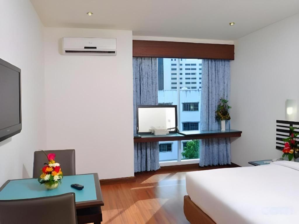 The Color Hotel Хатъяй Экстерьер фото