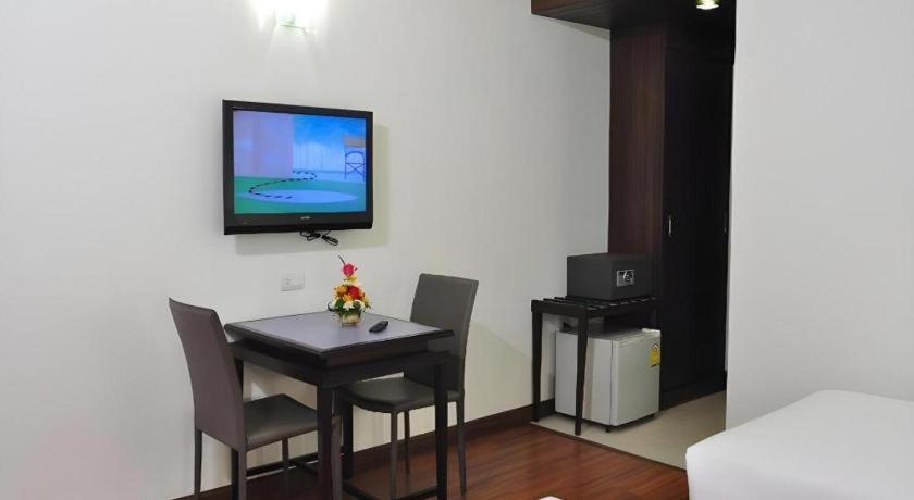 The Color Hotel Хатъяй Экстерьер фото