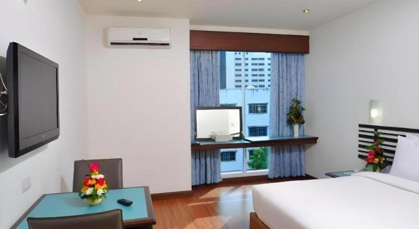 The Color Hotel Хатъяй Экстерьер фото