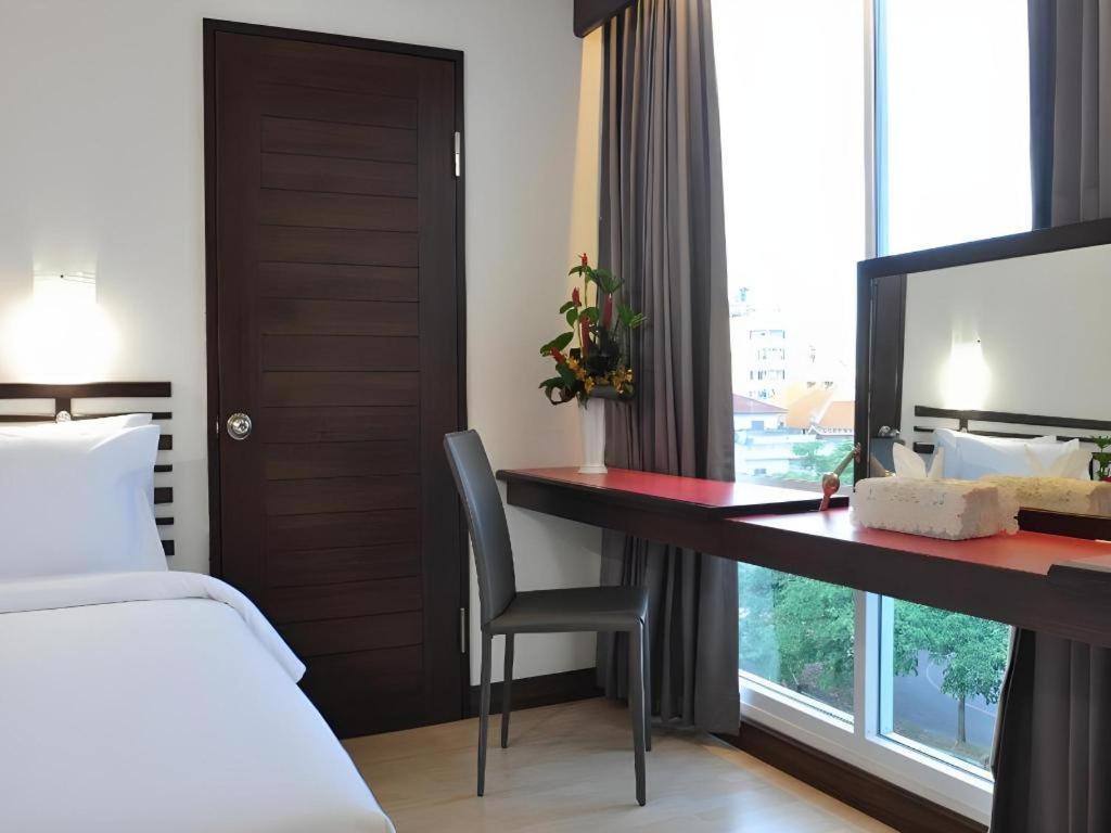 The Color Hotel Хатъяй Экстерьер фото